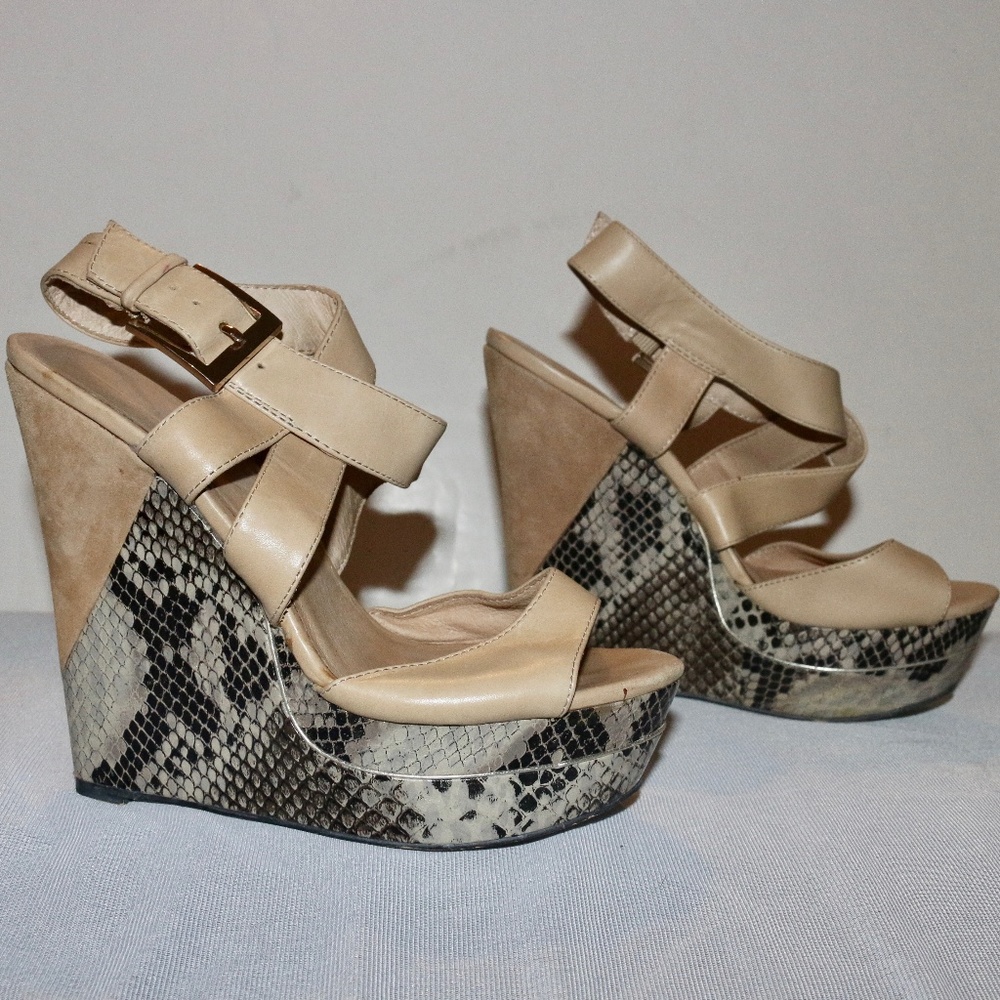 Aldo Strappy Nude Suede Snakeskin Trendy Wedges